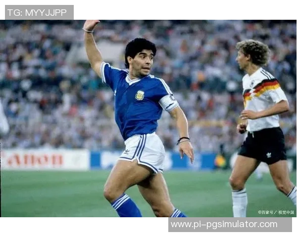 球星模糊照片背后的足球传奇与视觉艺术的融合探索 球星模糊照片背后的足球传奇与视觉艺术的融合探索